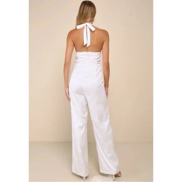 Lulu's Woman's Elegant Aspect Floral Jacquard Halter Jumpsuit Ivory Size M NWT - Picture 2 of 4